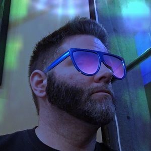 Meet your Posher, Christopher